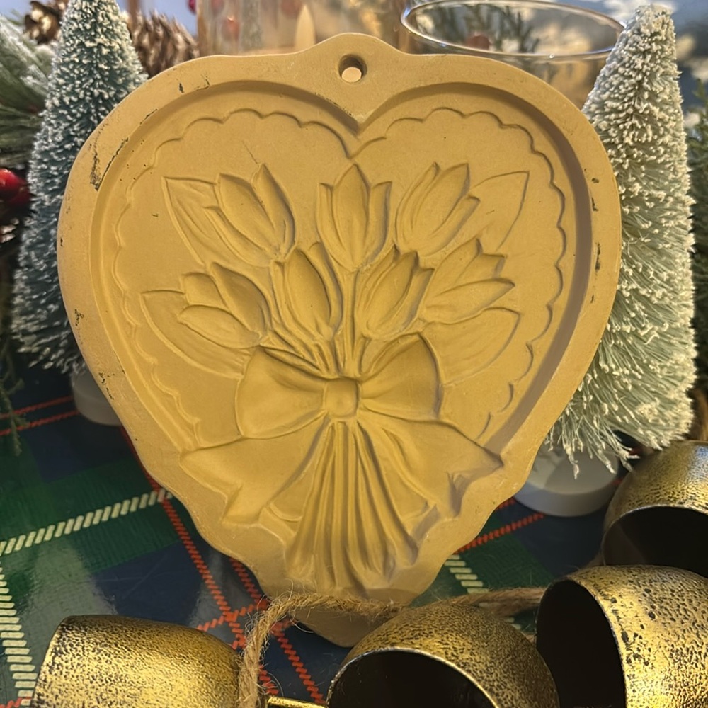 Vintage Tulip Heart cookie stone
